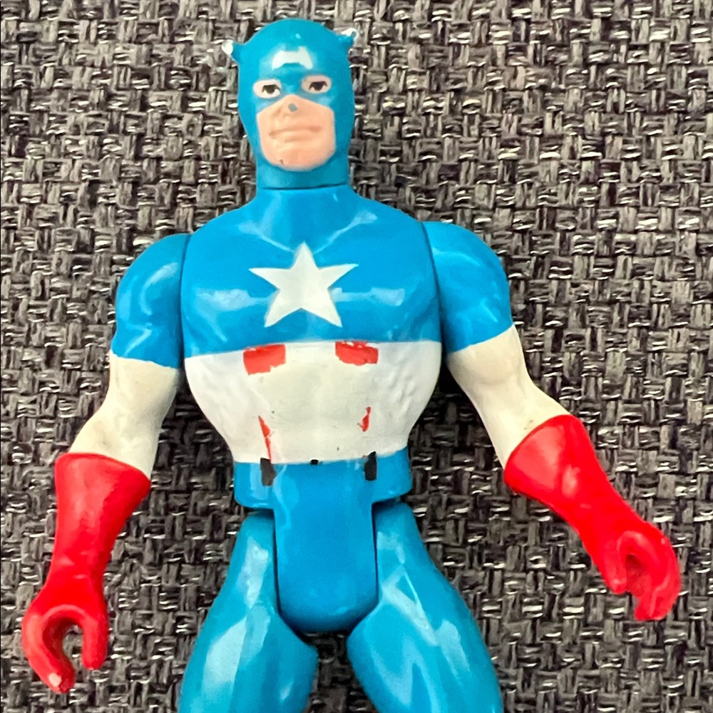 Mattel Secret Wars Captain America and Daredevil Figures - Picture 7 of 8